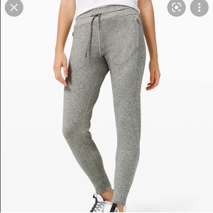 LULULEMON ENGINEERED WARMTH JOGGER